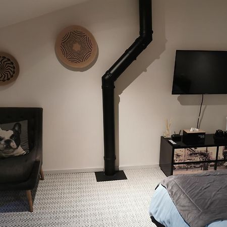 Au Domaine De Gigie Bed & Breakfast Chervettes Ruang foto