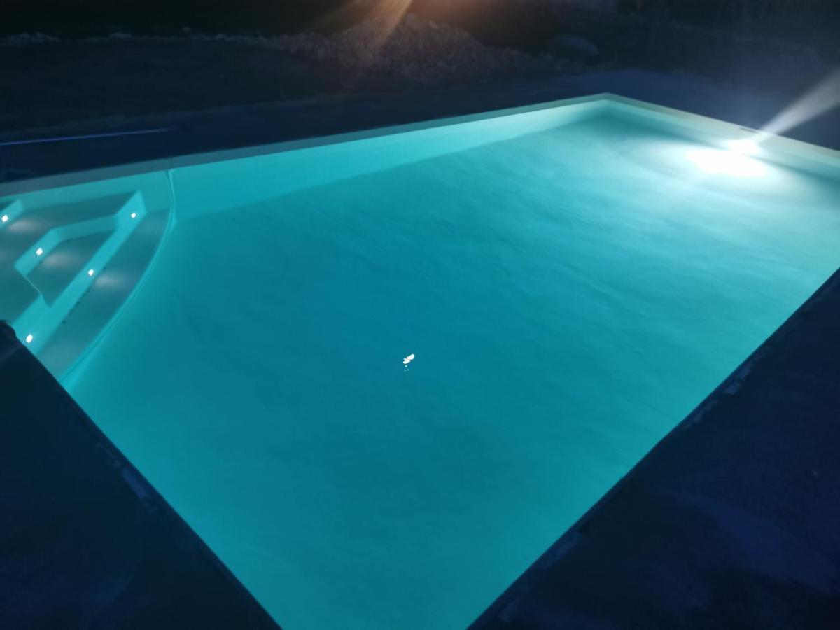 Au Domaine De Gigie Bed & Breakfast Chervettes Bagian luar foto