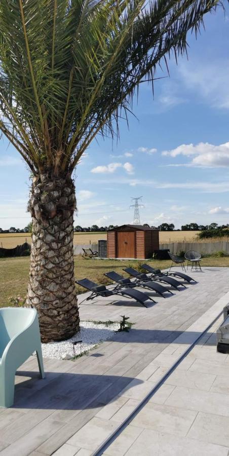 Au Domaine De Gigie Bed & Breakfast Chervettes Bagian luar foto