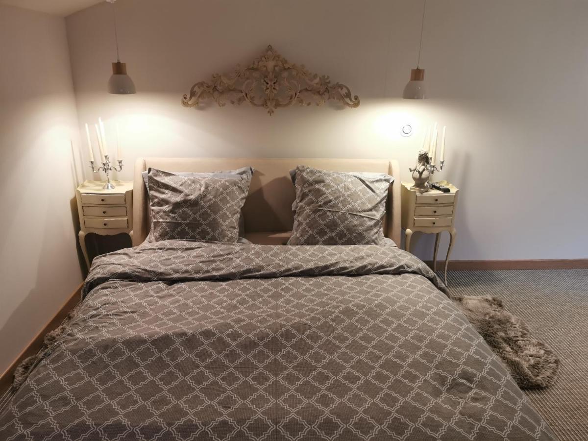Au Domaine De Gigie Bed & Breakfast Chervettes Bagian luar foto