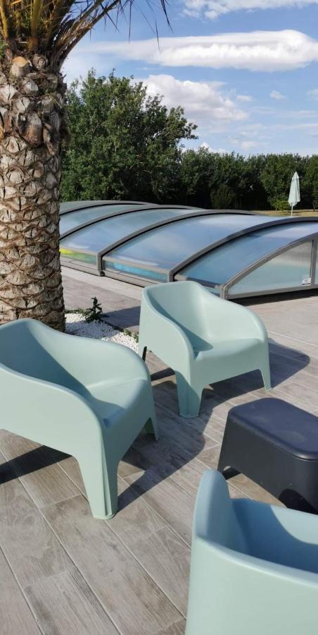 Au Domaine De Gigie Bed & Breakfast Chervettes Bagian luar foto