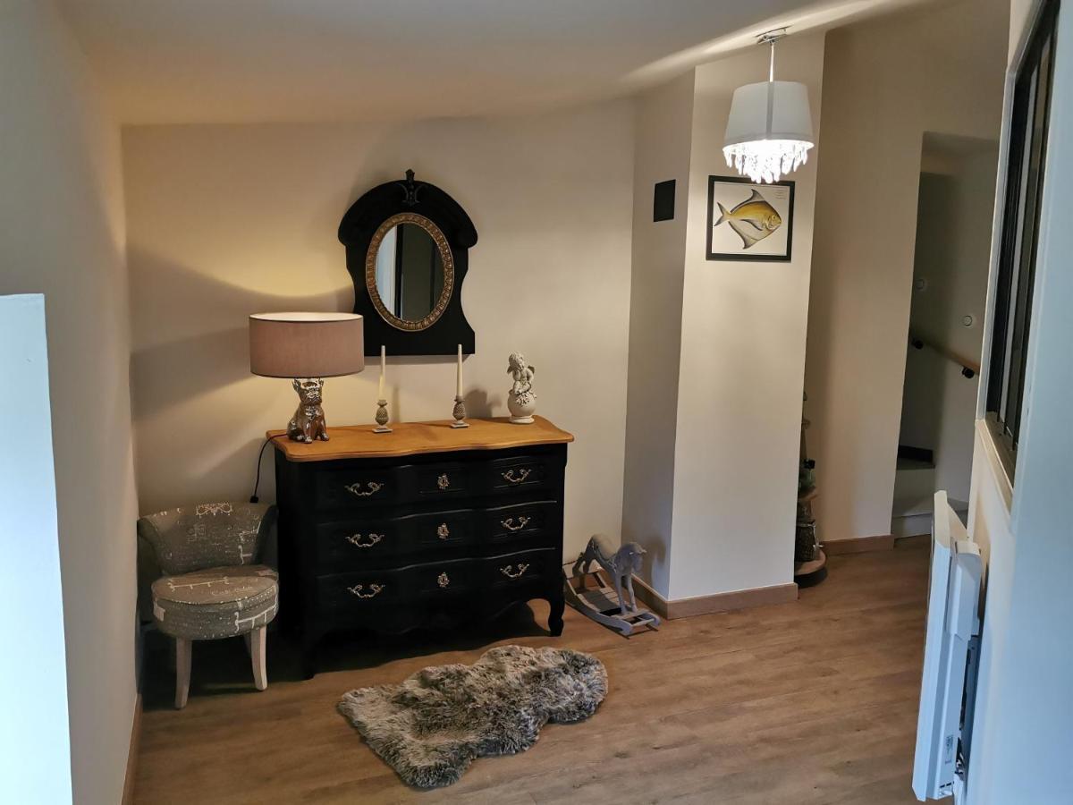 Au Domaine De Gigie Bed & Breakfast Chervettes Bagian luar foto