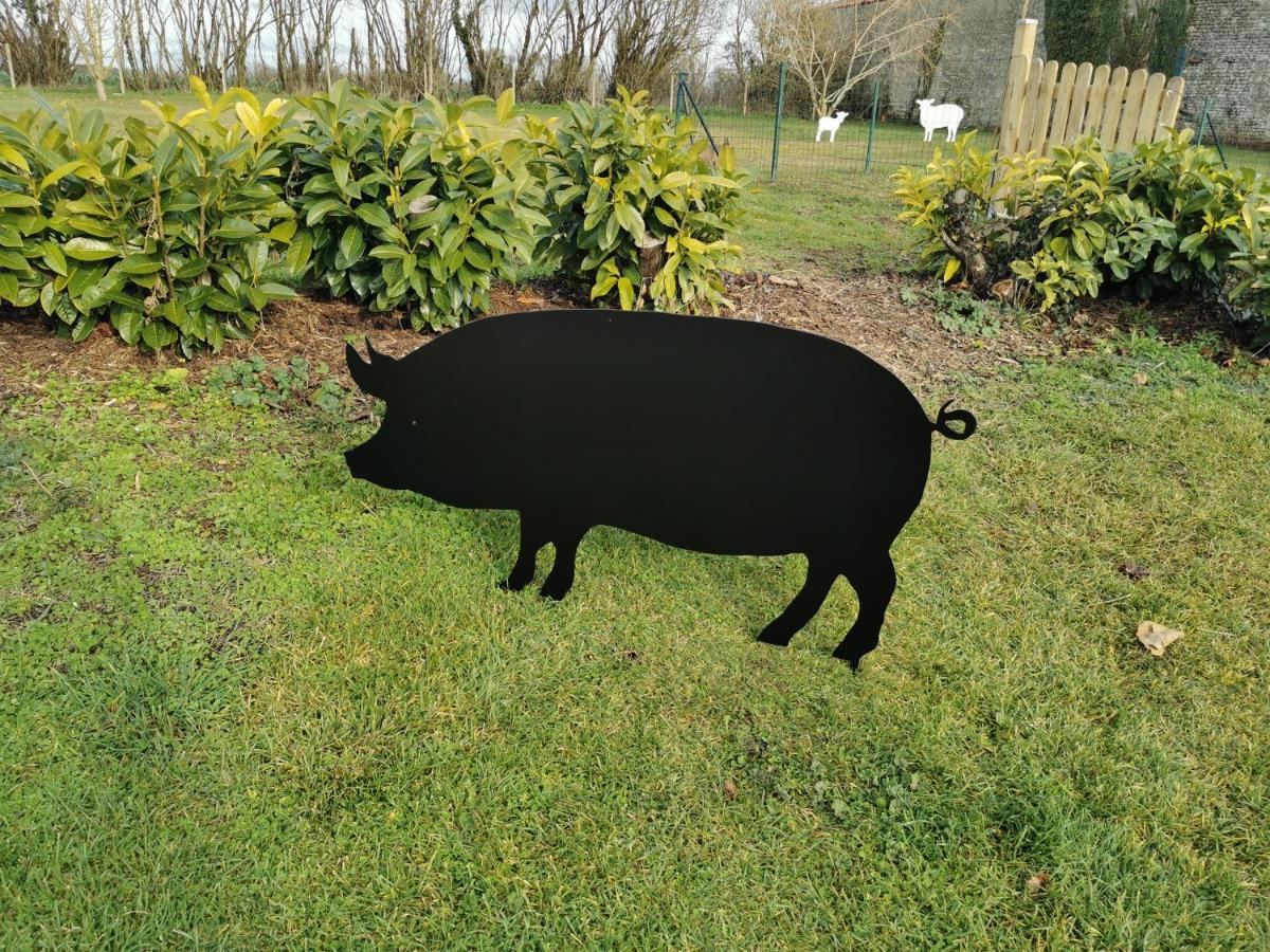 Au Domaine De Gigie Bed & Breakfast Chervettes Bagian luar foto